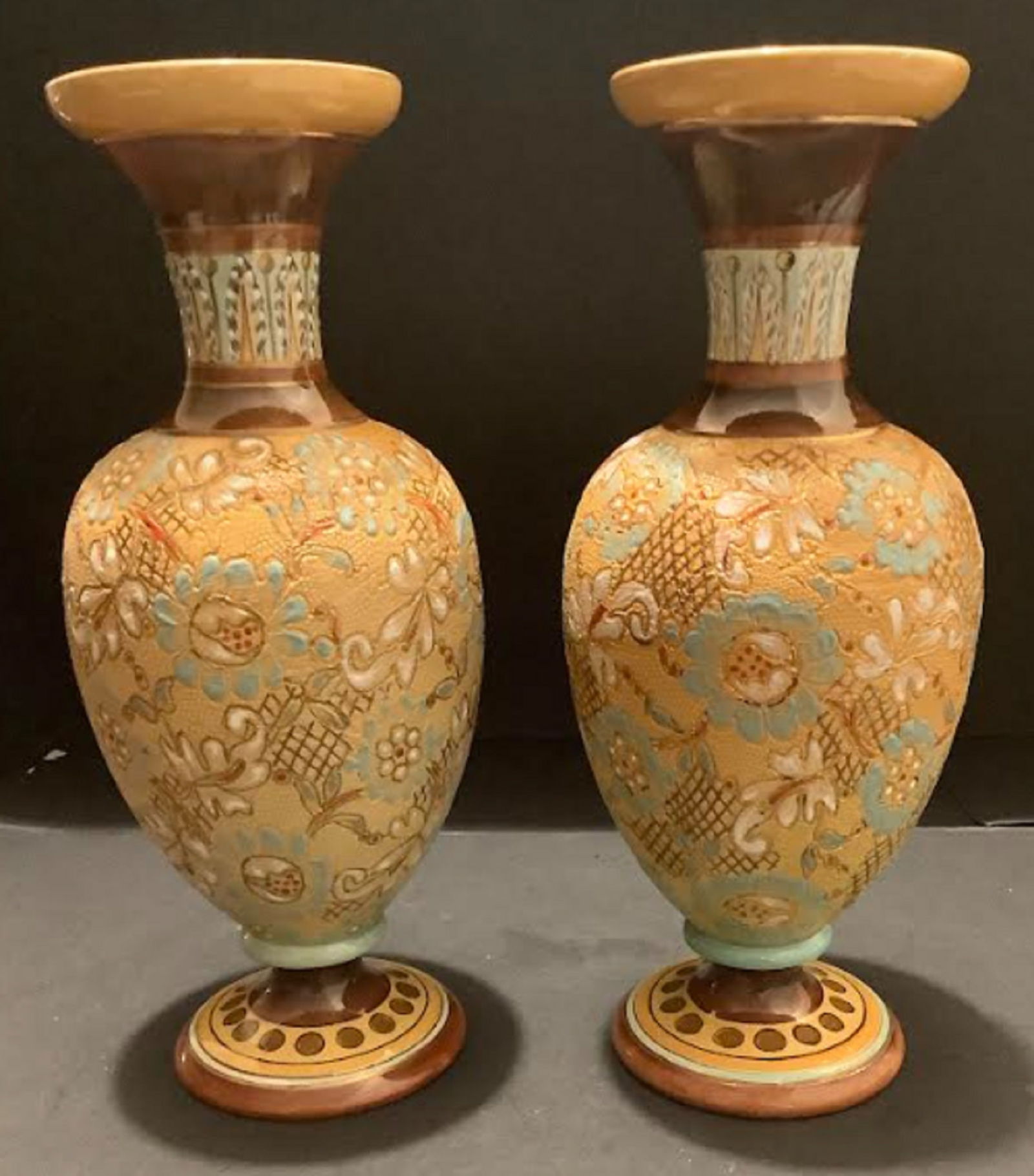 DOULTON LAMBETH VASE URN PAIR WITH MAKERS MARK Made in England (1 of 9)