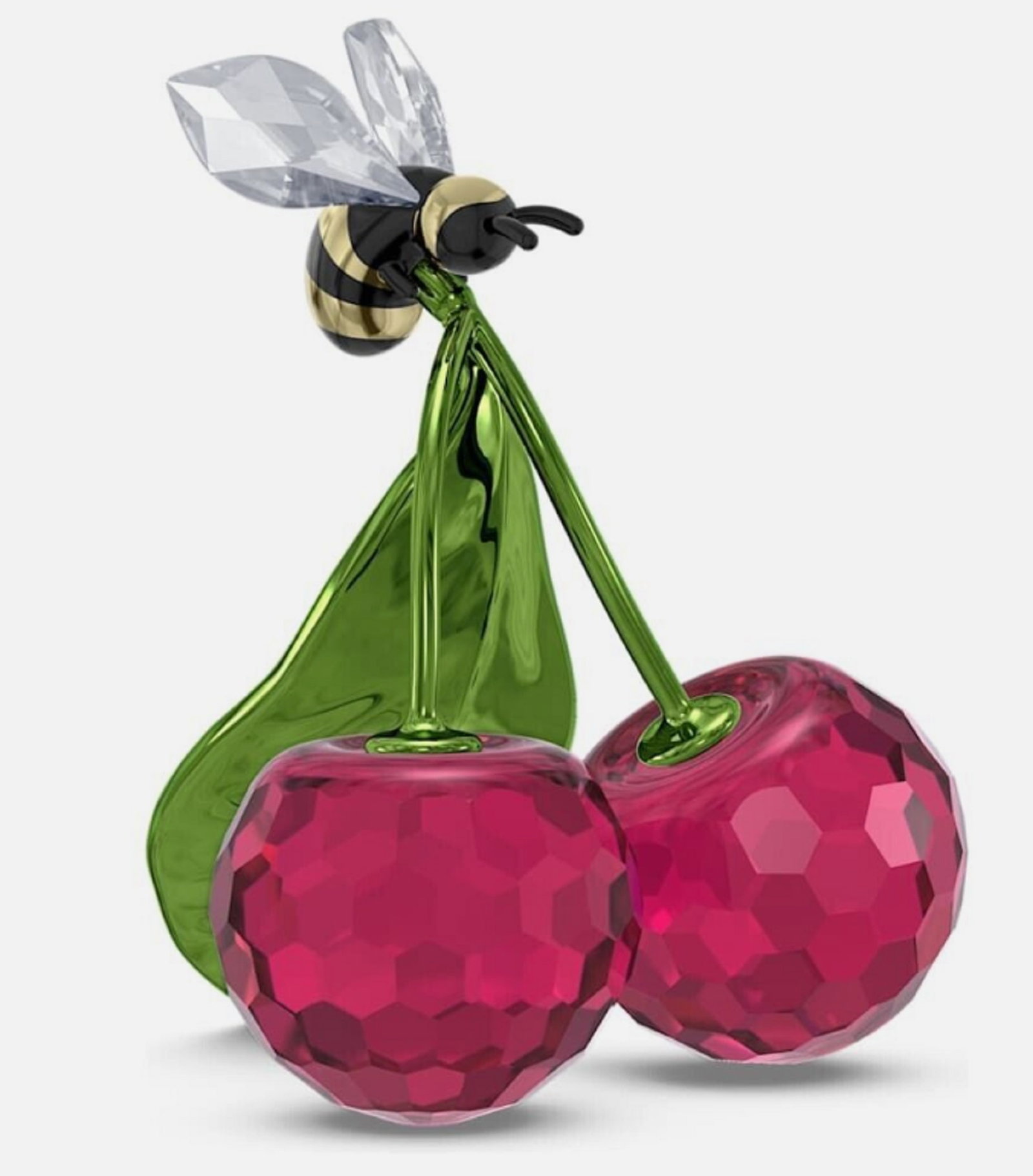 Swarovski Signed CRYSTAL CHERRY IDYLLIA BEE AND CHERRY WITH BOX: Swarovski Signed CRYSTAL CHERRY IDYLLIA BEE AND CHERRY WITH BOX It is brand new in the original box, and perfect for any occasion. Measures approx 1.69" x 1.81" x 2.09"