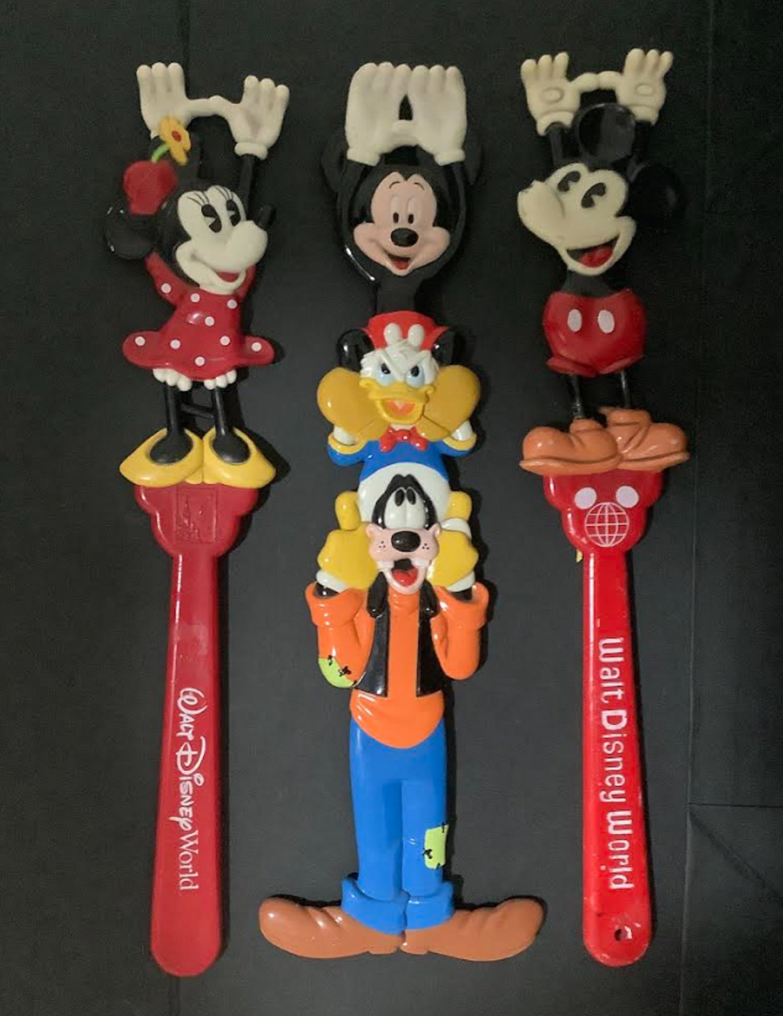 WALT DISNEY WORLD Back scratchers figurine set of 3 (1 of 9)