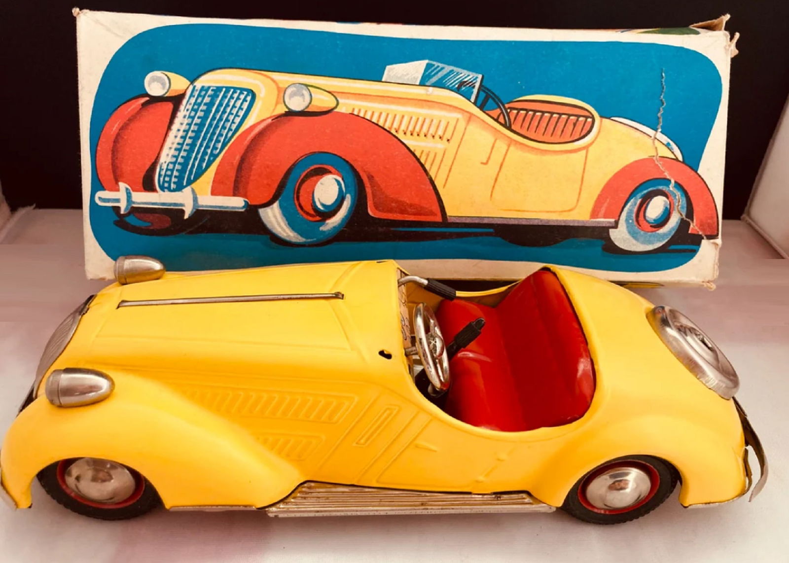 DISTLER TIN WINDUP MERCEDES BENZ D-3200 WITH ORGINAL BOX 9.5 Inches (1 of 9)