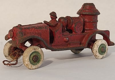 CAST IRON VINTAGE FIRE TRUCK 1930