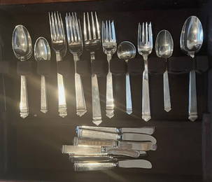Tiffany & Co  Sterlng Silver  Hampton  Large Dinner Size  Service for 8