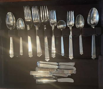 Tiffany & Co  Sterlng Silver  Hampton  Large Dinner Size  Service for 8