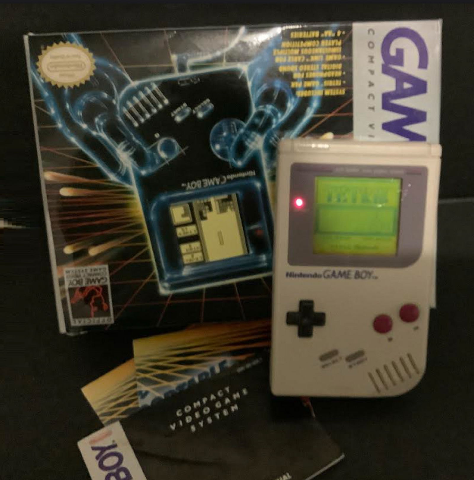 Nintendo Game Boy Console With Tetris Manual and Box WORKS (1 of 4)