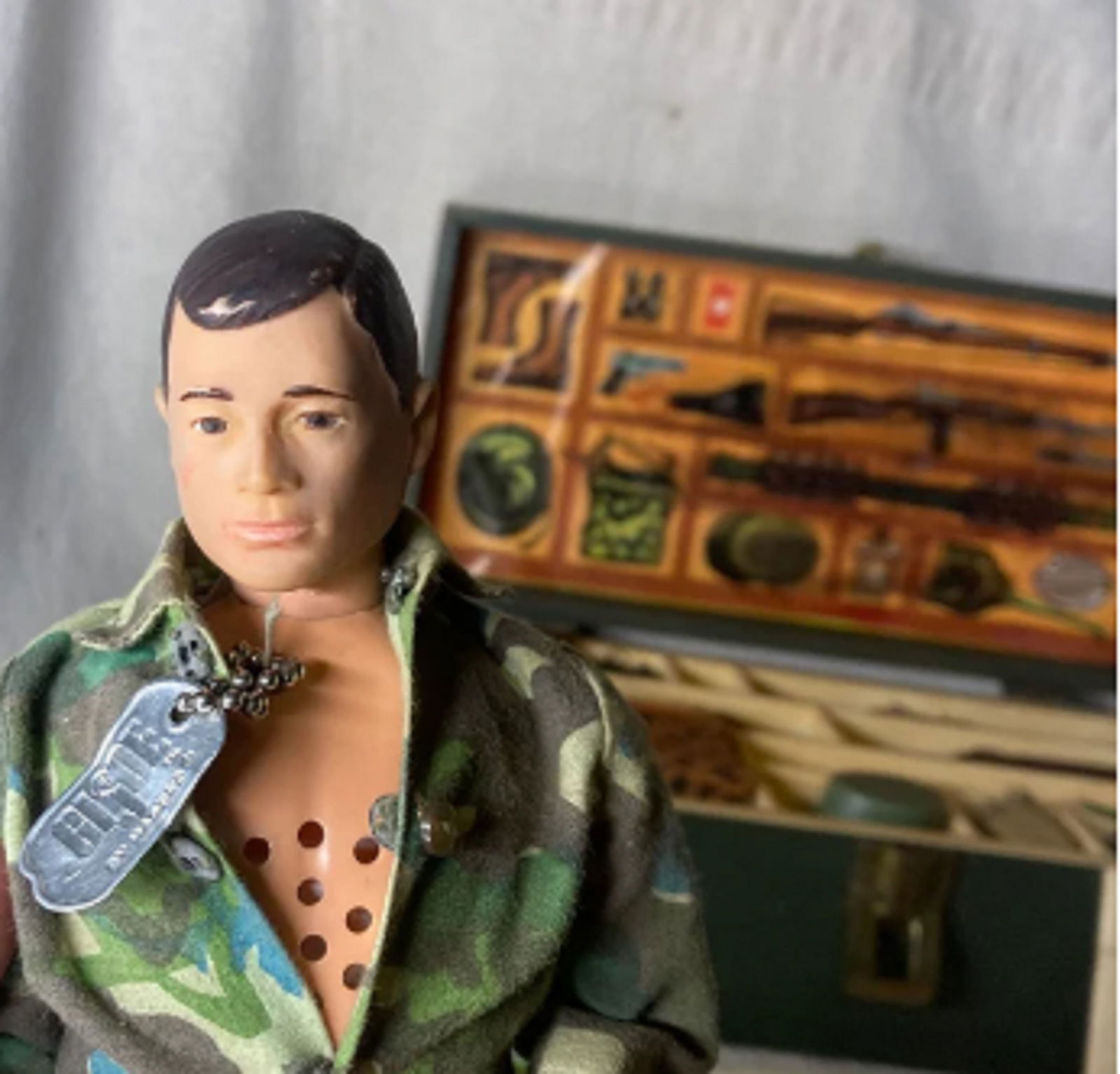 HASBRO GI Joe 1964 Talking GI Jo Doll and Footlocker with pictured Accessories: Vintage 1964 HASBRO GI Joe Talking GI Jo Doll and Footlocker with pictured Accessories 1960's This Vintage 1964 GI Joe Footlocker comes with a GI Joe Doll, Army Manual and all accessories pictured! Th