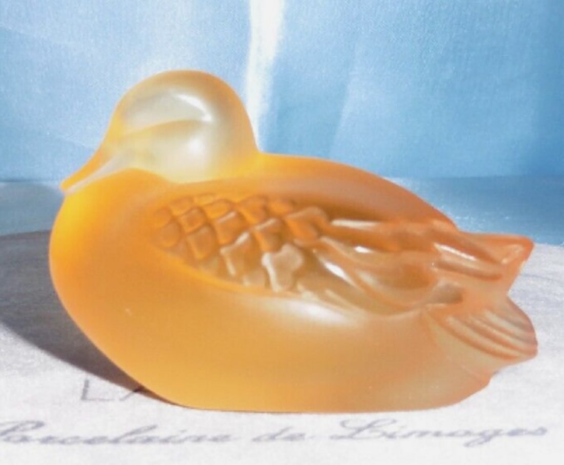 Lalique Signed Crystal Frosted Sleepy Duck Made in France: Lalique Signed Crystal Frosted Sleepy Duck Made in France. Measures in height Approximately 1.65 inches Excellent condition – No cracks or chips
