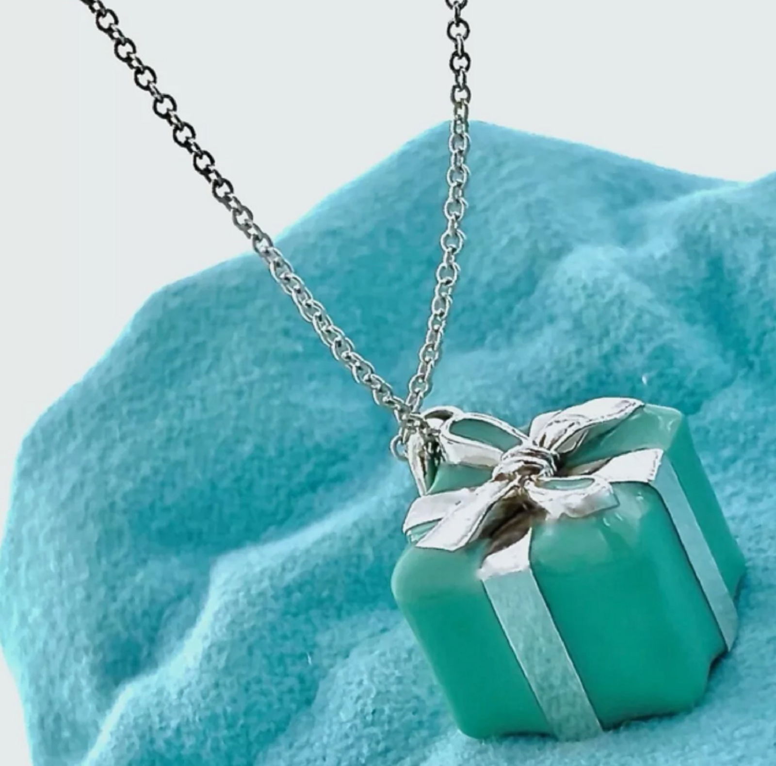 Tiffany & CO Sterling SIlver Enamel GIft Box Pendant with 17.5 inch chain Necklace with Pouch (1 of 6)
