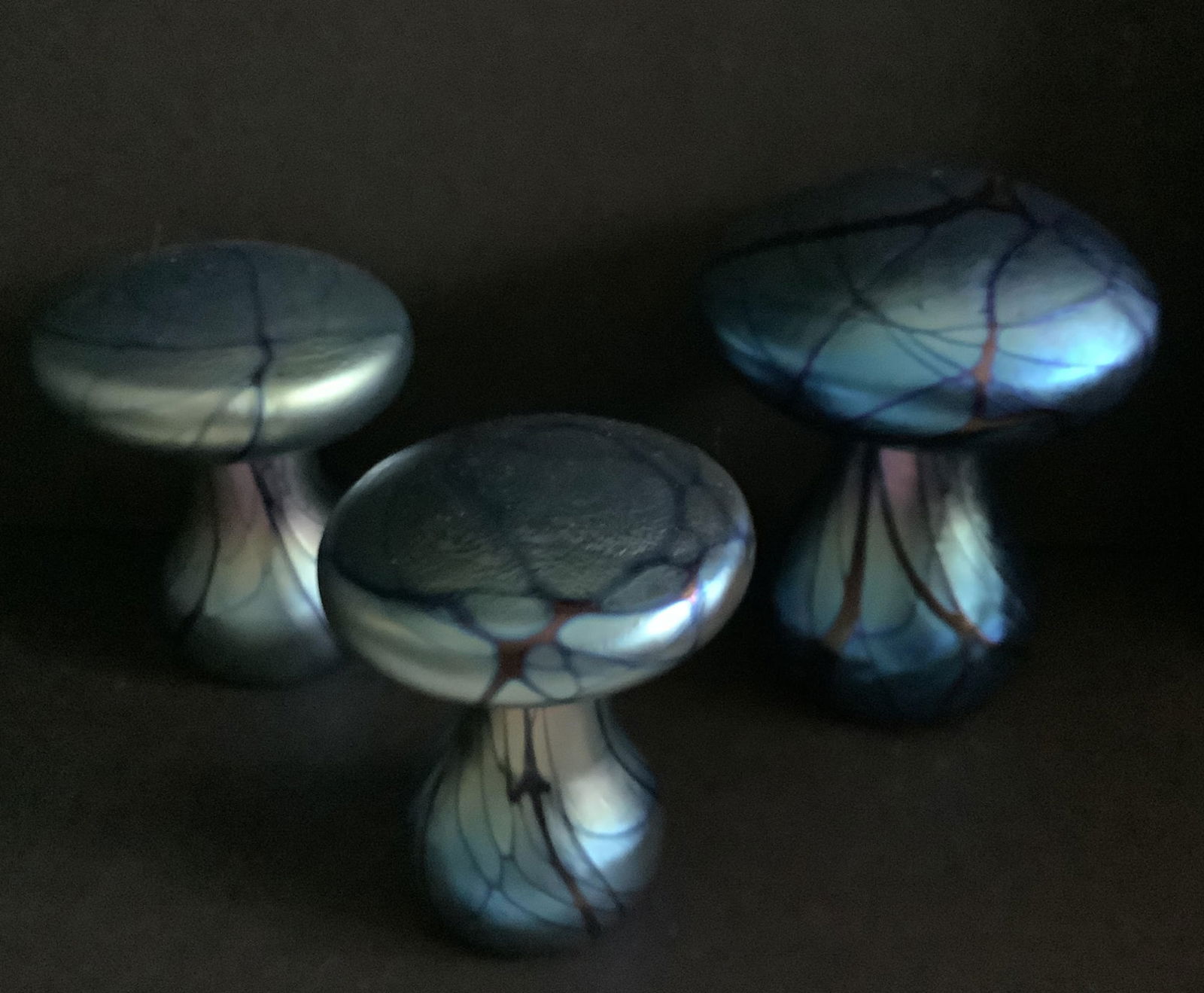MAYAUEL WARD SIGNED BlUE Iridescent Mushroom Decor Figurine paperweights (1 of 4)