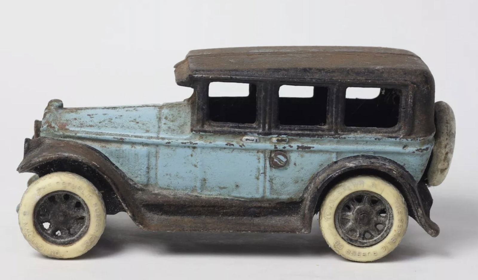 Arcade Cast Iron Vehicle Buick Sedan The Republic Rubber Co Youngstown (1 of 7)