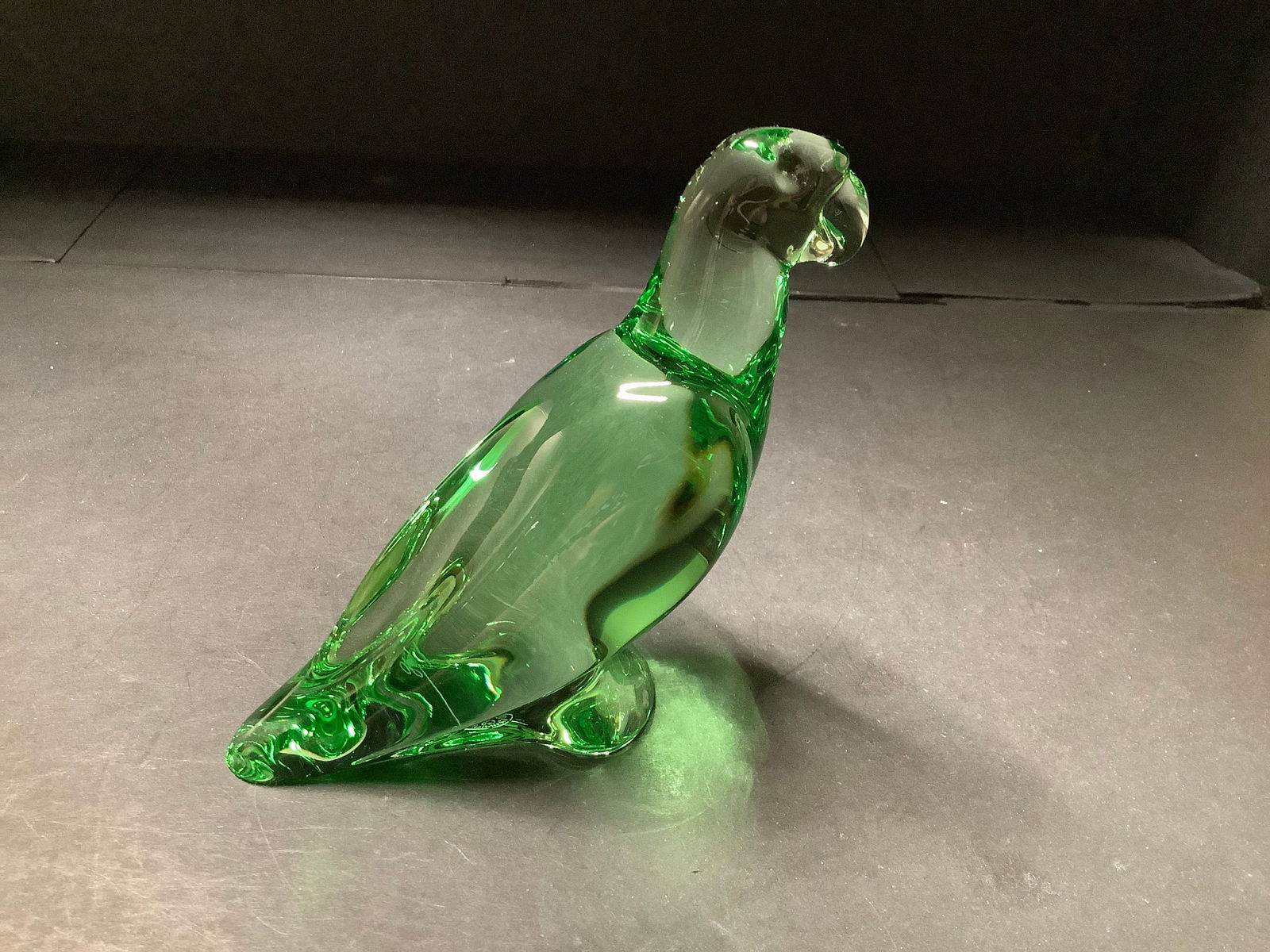 Baccarat Signed Emerald Green color Parrot Figurine Paperweight (1 of 8)
