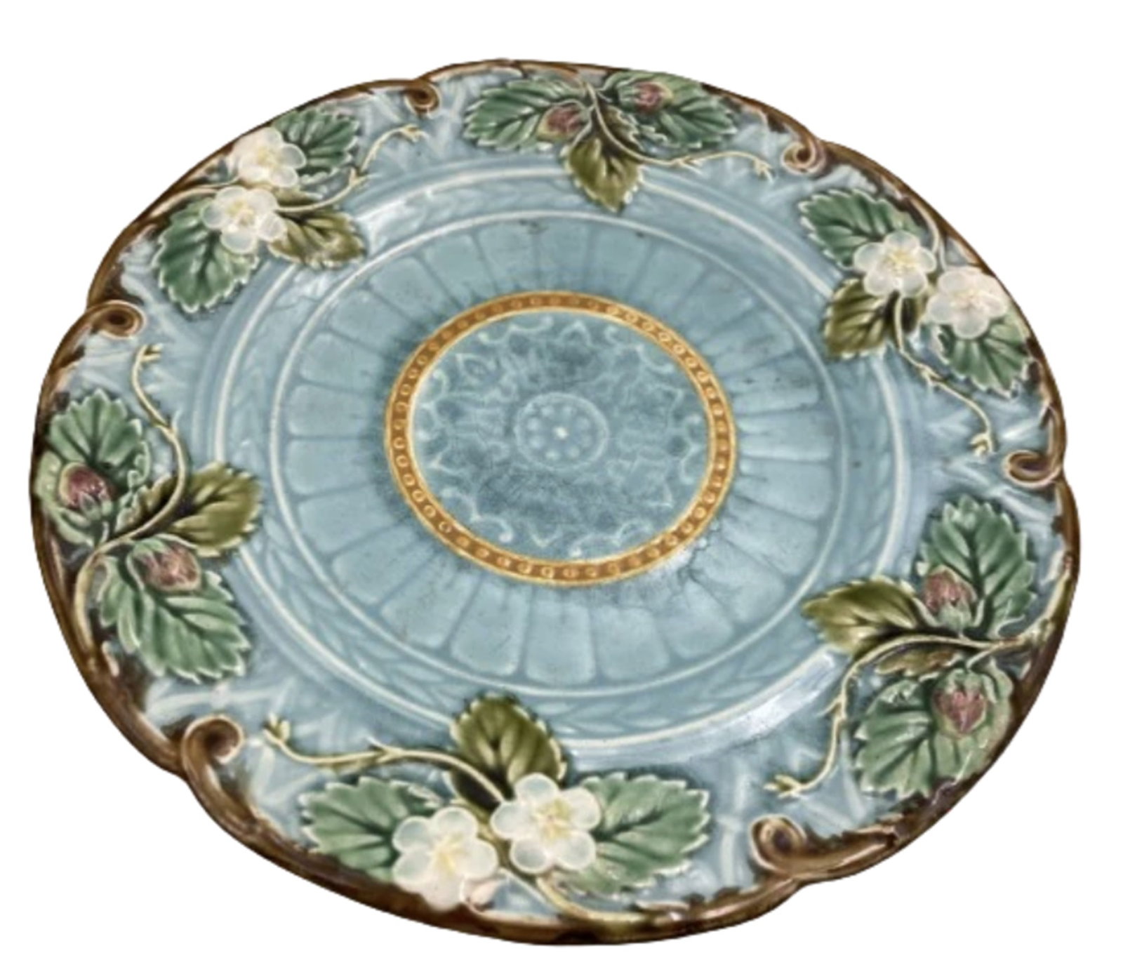 Sarreguemines French Majolica Strawberry Plate from Late 19th Century: Sarreguemines French Majolica Strawberry Plate from Late 19th Century. Sarreguemines, majolica pottery strawberry plate, made in France in the late 19th century. It measures 8'' in diameter and bears 