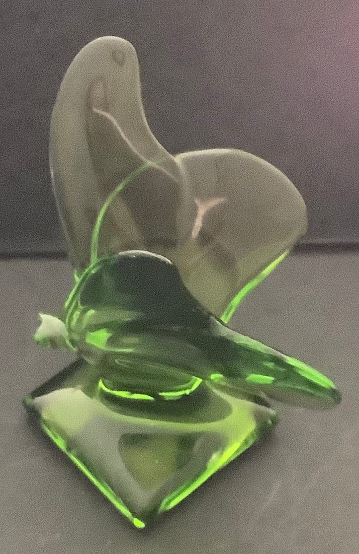 Baccarat Crystal Signed Butterfly Pedestal Green Paperweight Figurine Made in France (1 of 10)