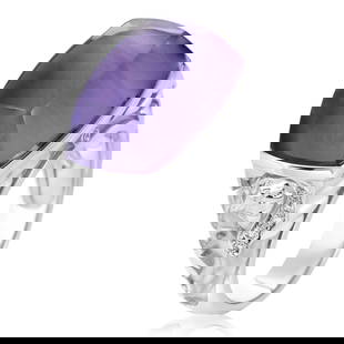 Magerit Babylon Caramelo Mini Women's 18K White Gold Diamond & Amethyst Ring 1639.4: With the mythical winged lion presented in subtle relief upon the gleaming 18K white gold embellished with glistening diamonds totaling 0.11ct, this fantastic ring from Magerit's Babylon collection