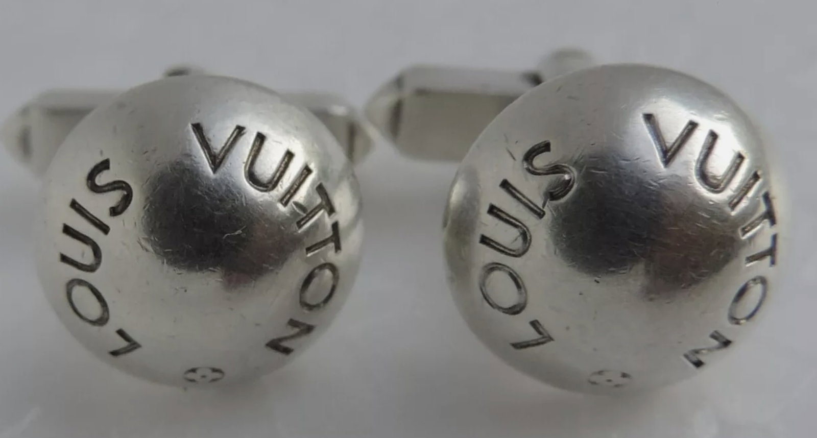 Louis Vuitton Sterling Cufflinks (1 of 10)