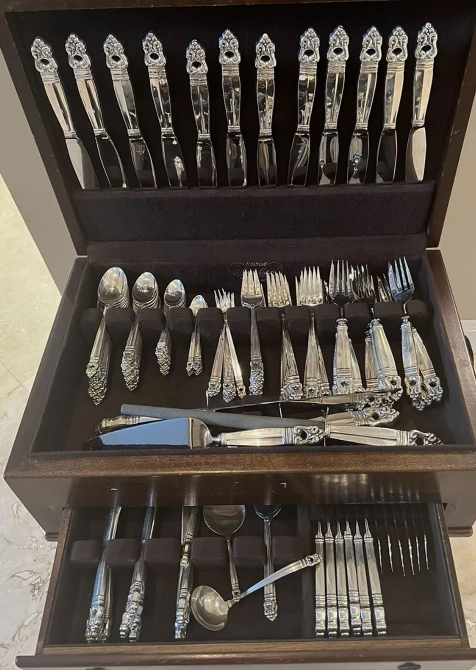 140 Pc International Sterlin140 Pc International Sterling Silver Royal Danish Dinner Size Flatware (1 of 8)