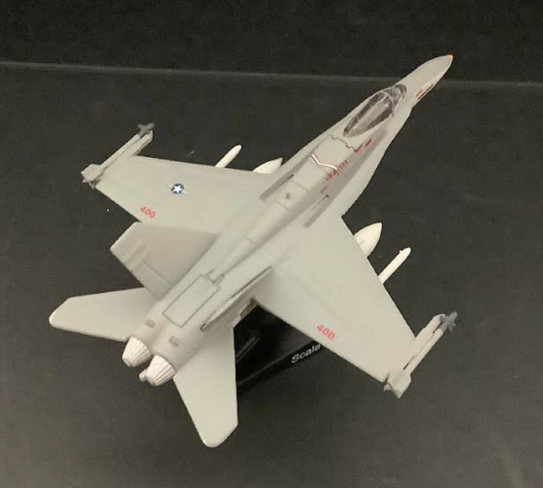Bbi Elite Force F 18 1:18 Scale Uss Kitty Hawk Model