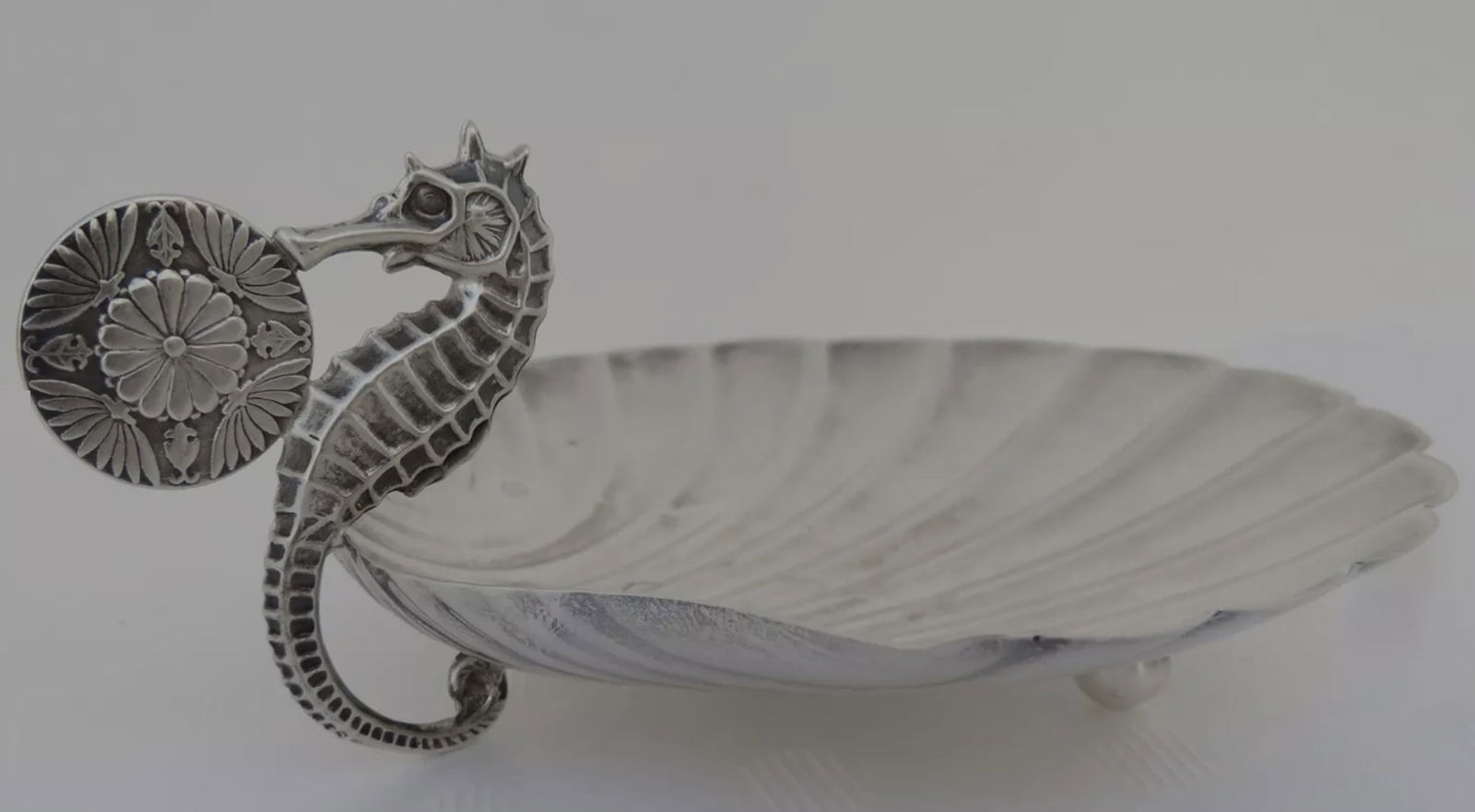 JAPANESE  K. UYEDA  STERLING SILVER 950  SCALLOPED SEA HORSE DISH BOWL TRAY ca 1940 (1 of 7)
