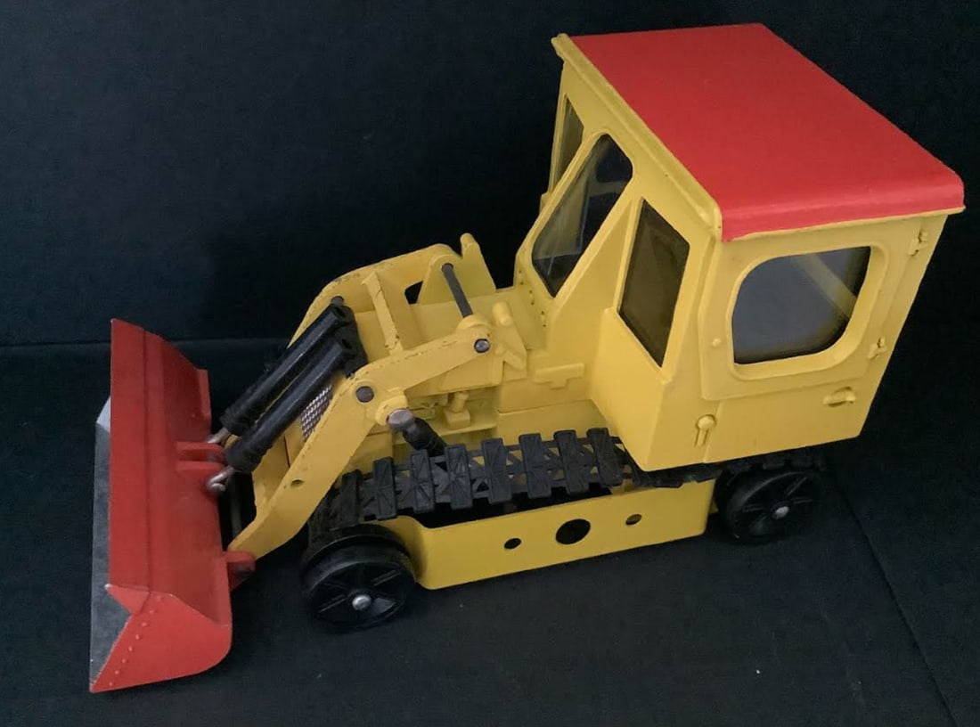 DINKY LARGE SHOVEL DOZER MADE IN ENGLAND (1 of 7)