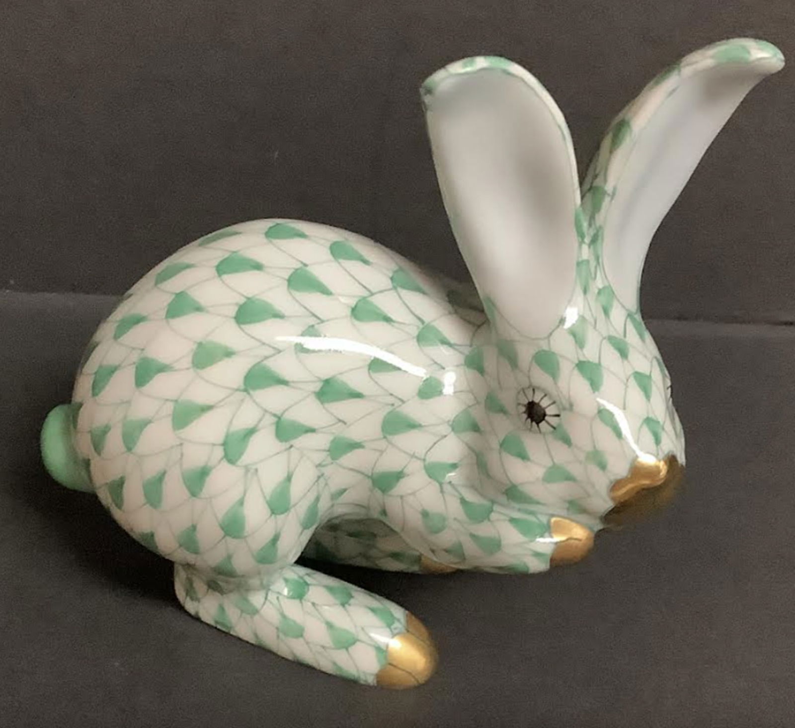 Herend Signed Green Fishnet Bunny Rabbit with 24k Gold Accents (1 of 6)