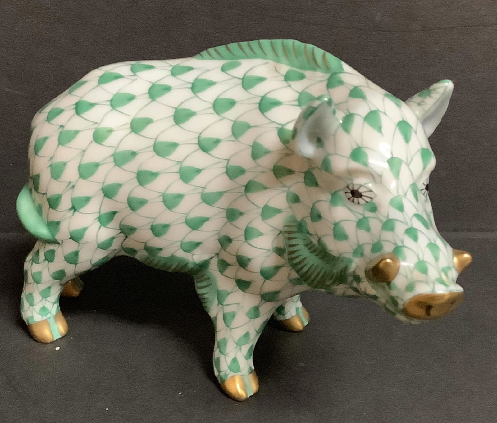 Herend Signed Green Fishnet Pig with 24k Gold Accents (1 of 6)