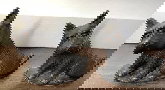 Cast Iron Pair of SCOTTISH Terriers Book Ends Decor: Cast Iron Pair of SCOTTISH Terriers Book Ends Decor. Measures approx 5 3/4 inches wide by 5.25 inches tall