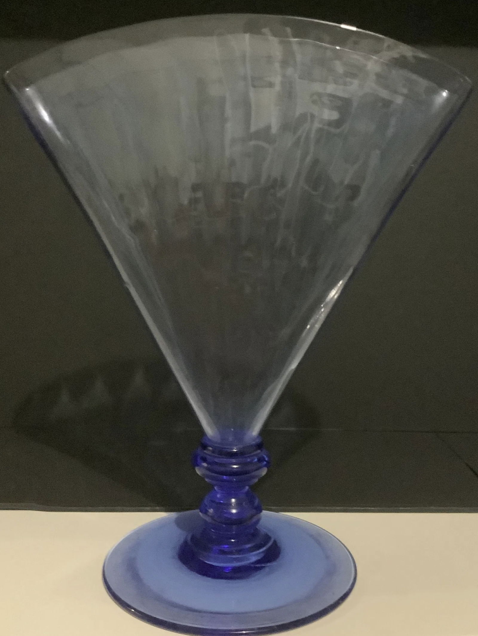 STEUBEN BLUE AURENE SIGNED BUD VASE 2556 (1 of 6)