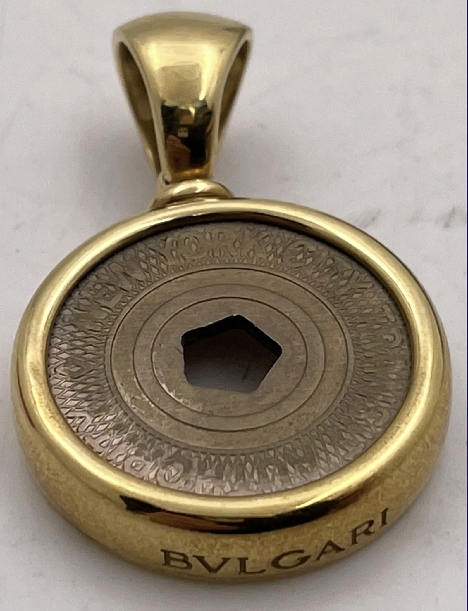 Bulgari Bvlgari 18 Kt Yellow Gold NYC Token Pendant in Original Pouch (1 of 7)