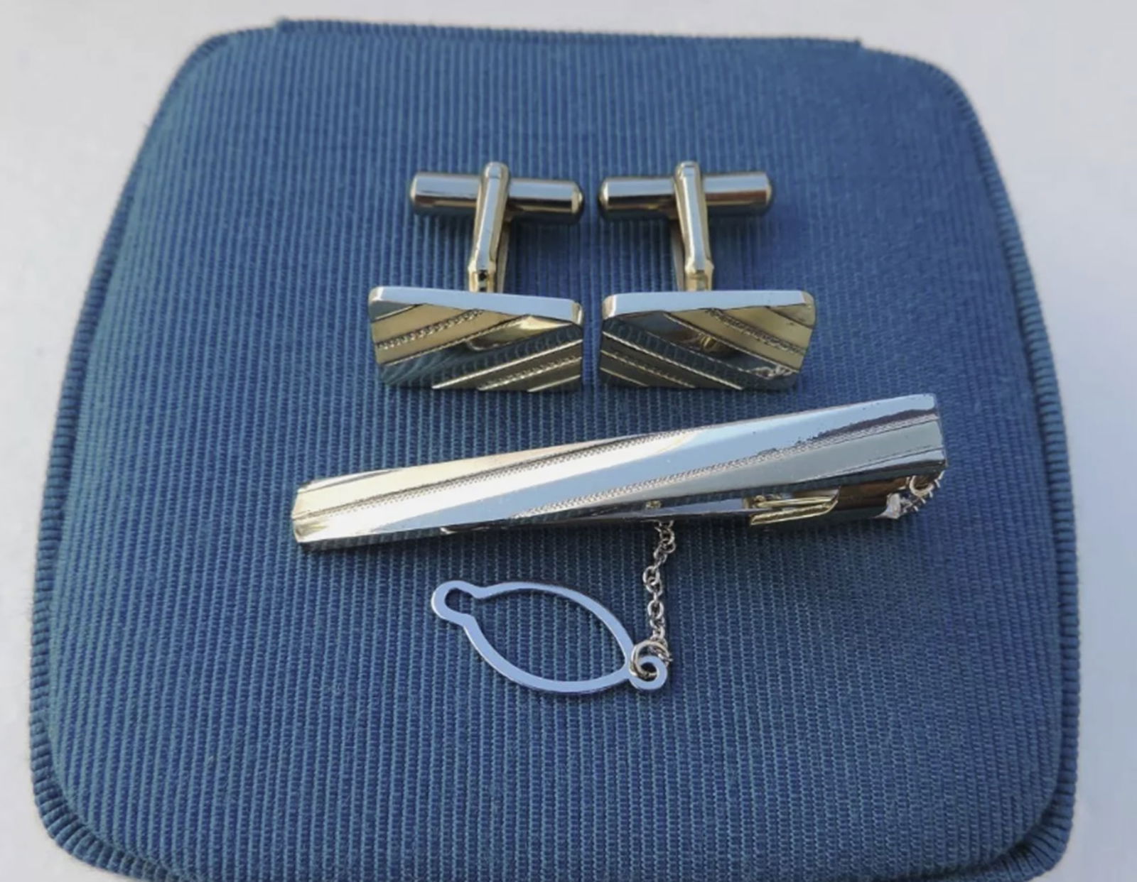 ISETAN Sun Eagle  Japanese Sterling SilverSterling Silver  Tie Bar & Cufflinks Set with Box (1 of 4)
