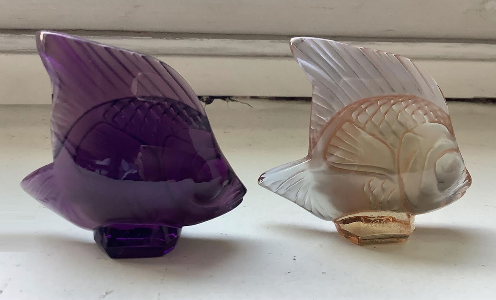 Lalique Signed Angel Fish Made in France: Lalique Signed Angel Fish Made in France. The fish adds color and whimsy to desks, tables, shelves - anywhere you choose to display it.Height: 1 7/8 inches
