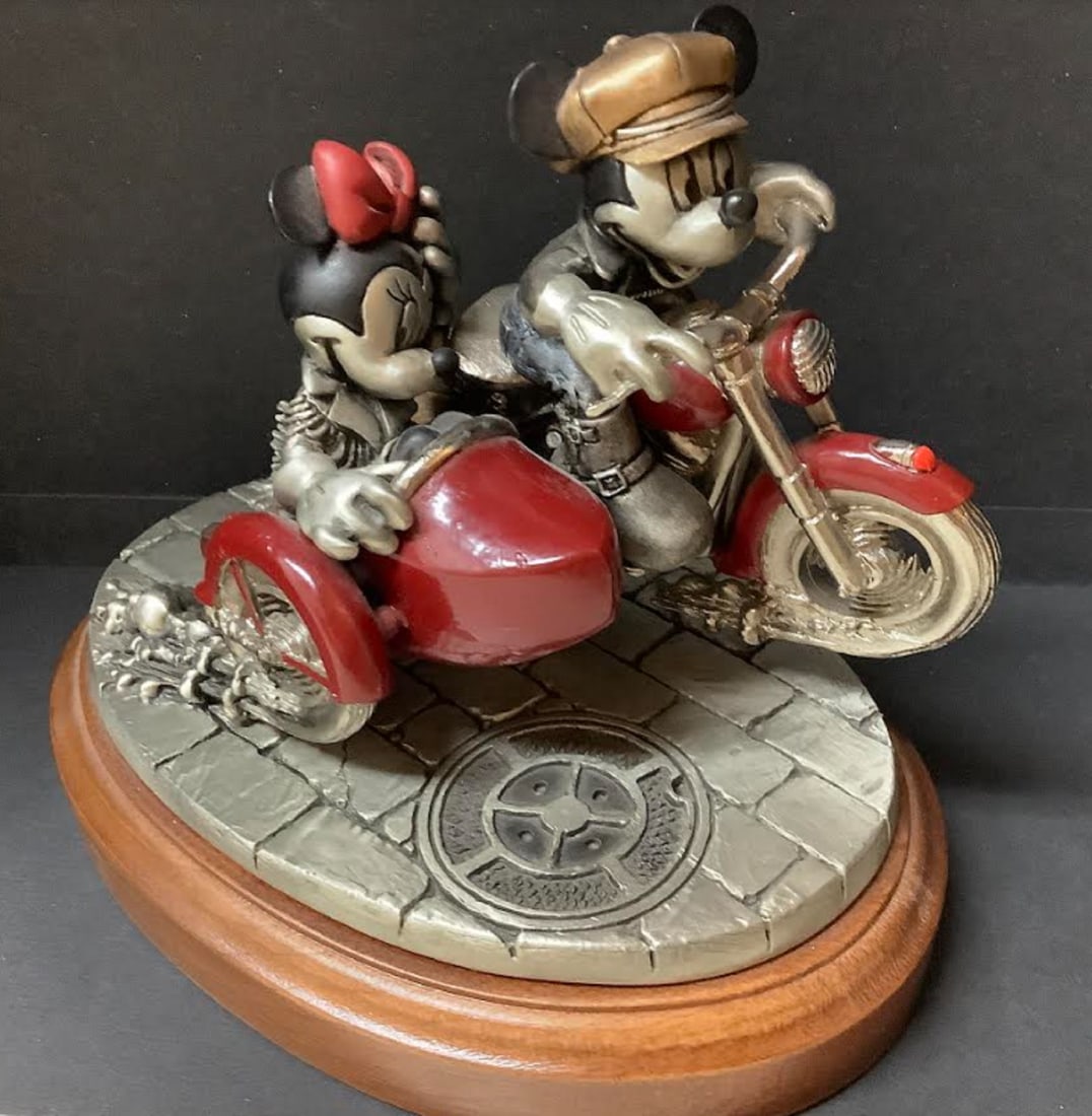 Chilmark Disney Mickey Minnie Two Wheeling "Get Your Motor Running" Pewter 369/950 (1 of 7)