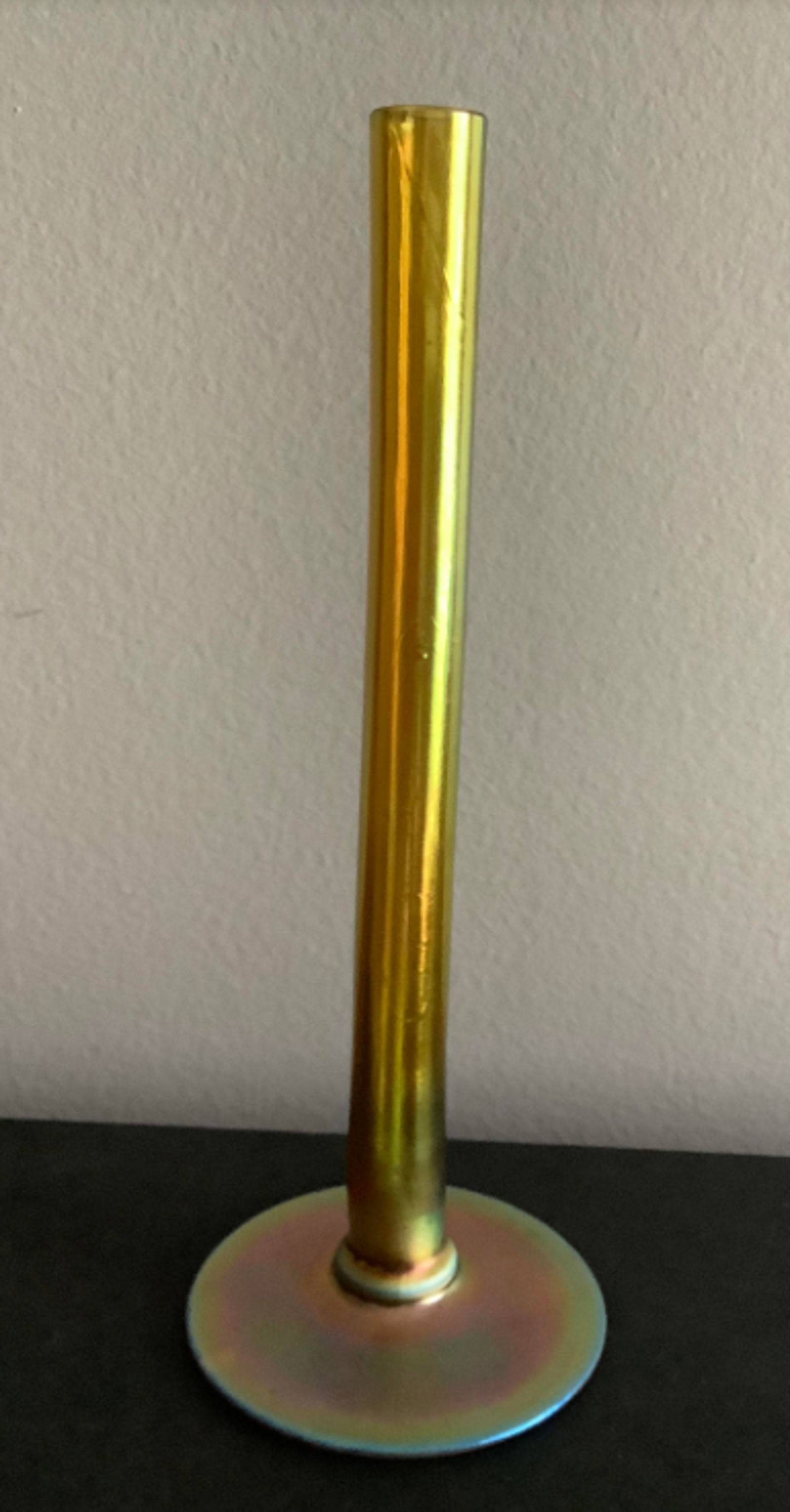 STEUBEN GOLD AURENE SIGNED BUD VASE 2556 Measures approx 6 inches (1 of 2)