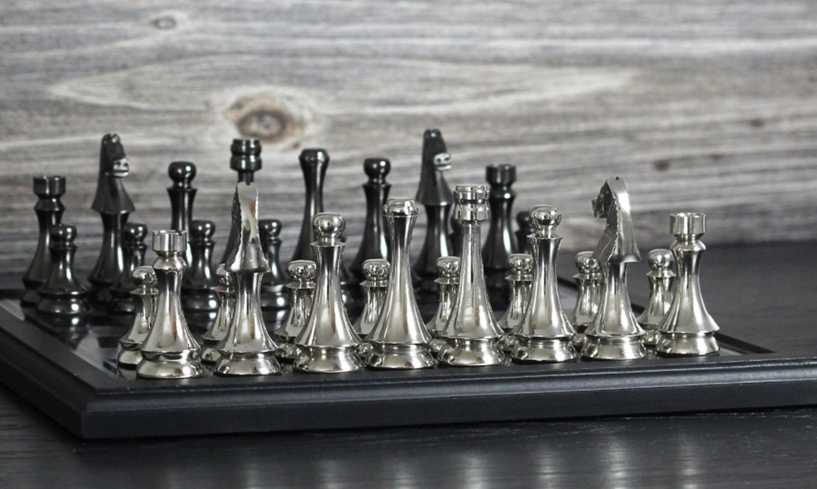 CHESS SET With Board and Storage case (1 of 6)