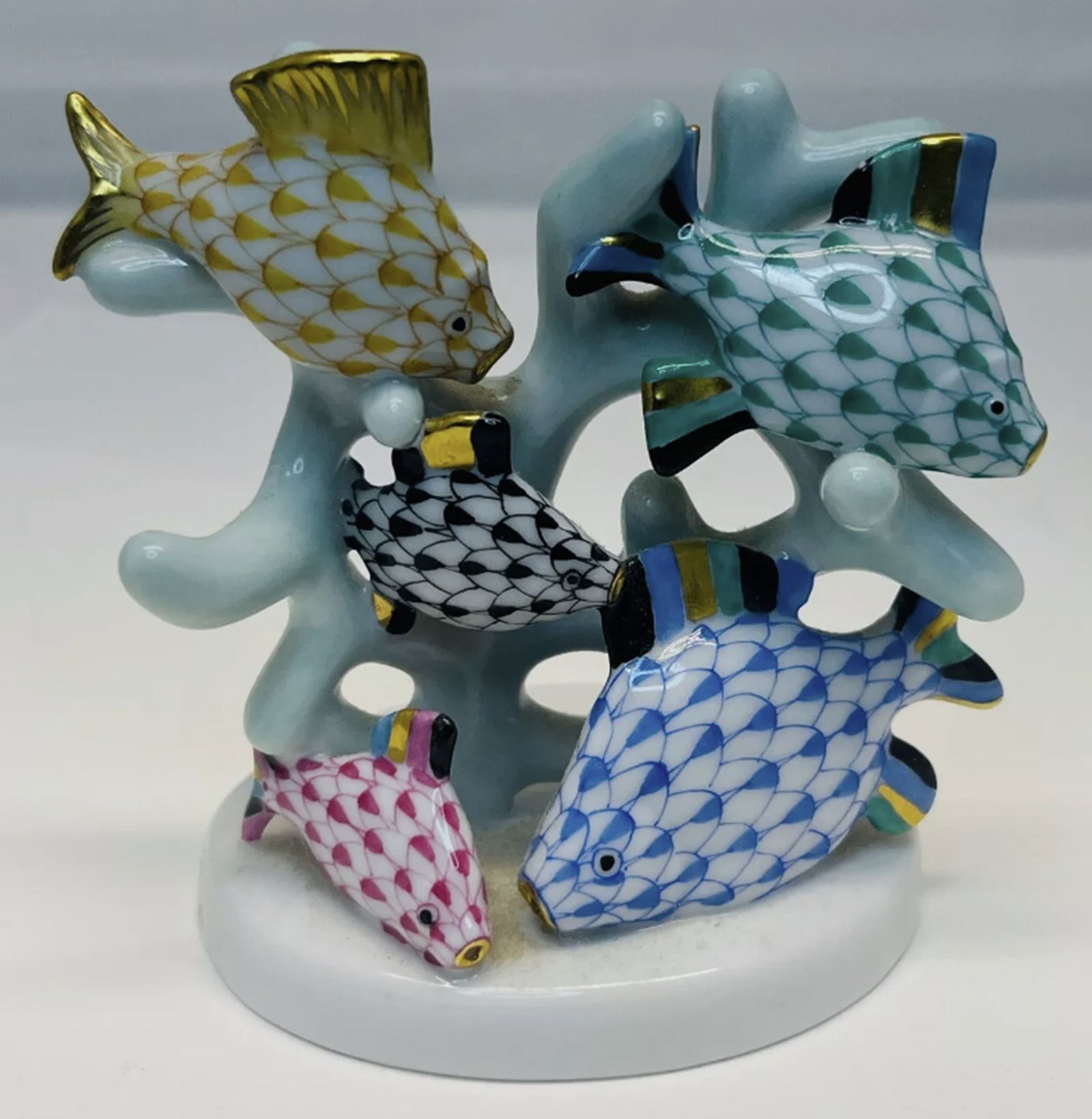 Herend Signed Fishnet  pattern 5  Angel fish figurine with 24k Gold Accents (1 of 8)