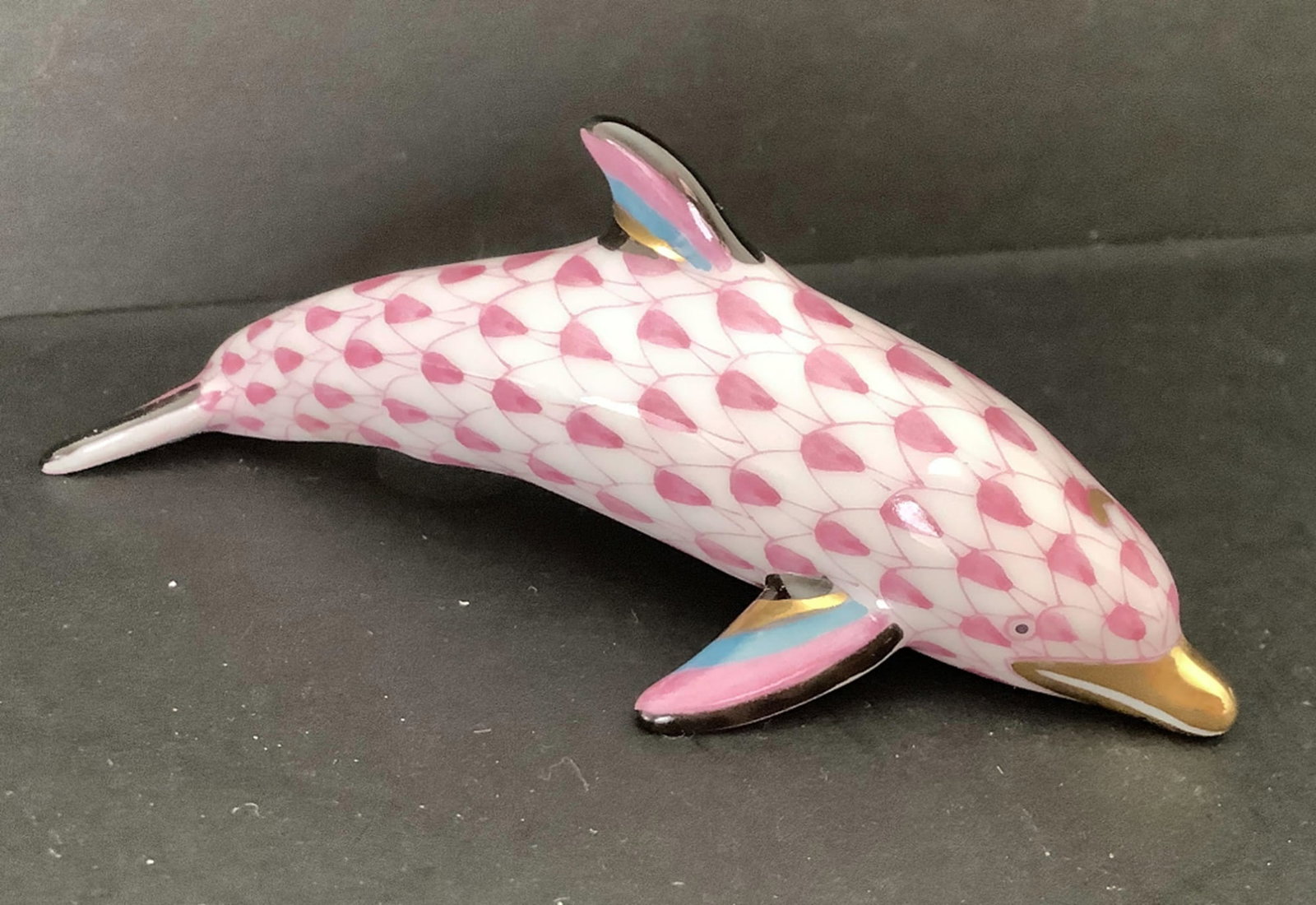 Herend Signed Fishnet Whale Pink: Herend Signed Fishnet Whale Pink Measures approx 1 1/4 high x 3 1/2" length