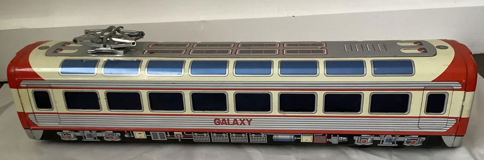 Japanese Tin Litho DAIYI Galaxy Express Bus pull and Honk (1 of 6)