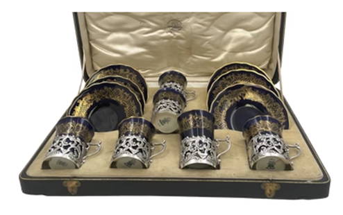 Goldsmiths & Silversmiths English Set of 6 Sterling Silver 1899 Cups and Fitted China Liners and: Goldsmiths & Silversmiths English Set of 6 Sterling Silver 1899 Cups and Fitted China Liners and Saucers. Set of 6 sterling silver cups with matching porcelain liners and saucers from 1899, with curvi