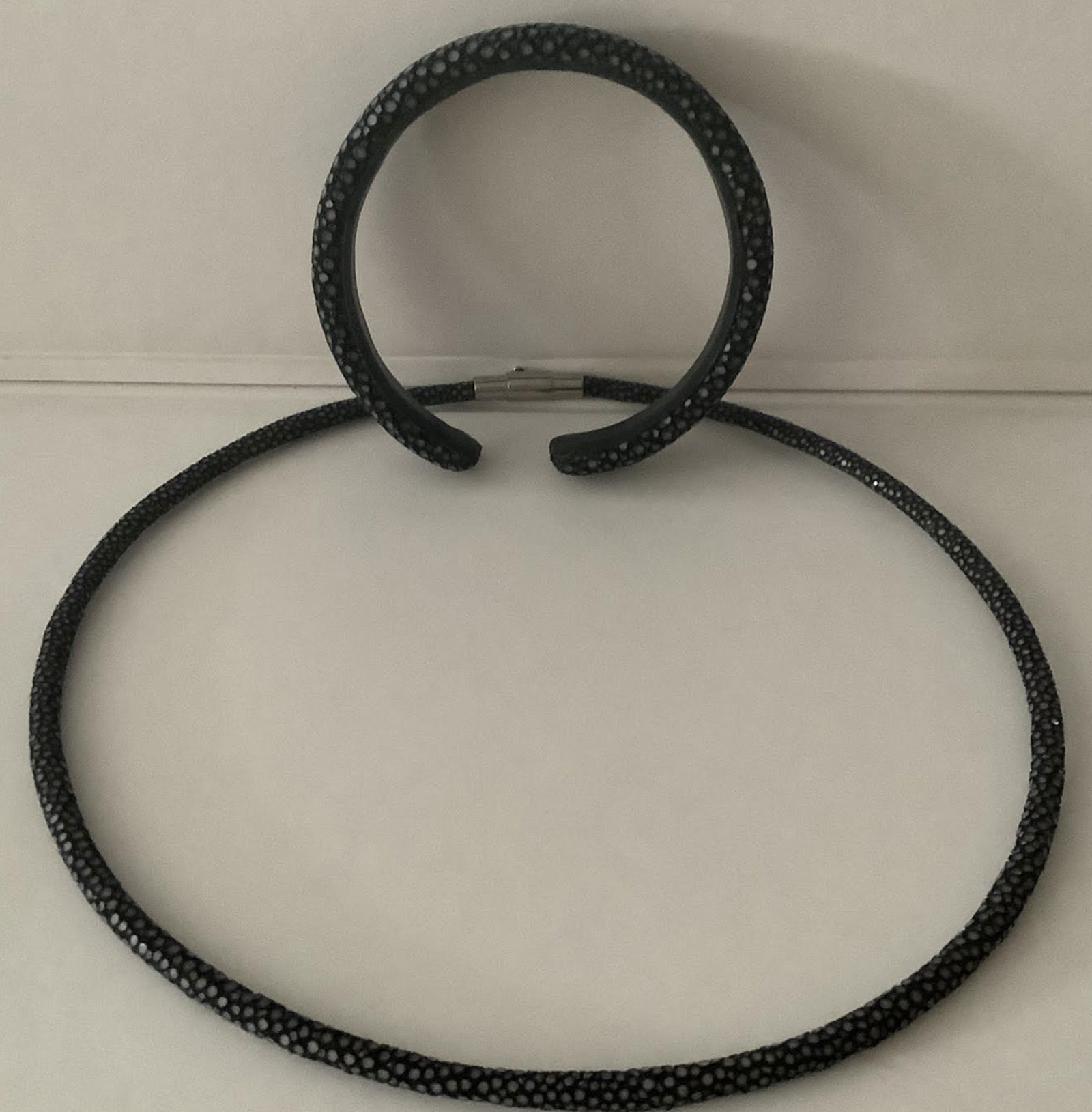 Stringray Cuff and matching stringray choker necklace Black color (1 of 3)