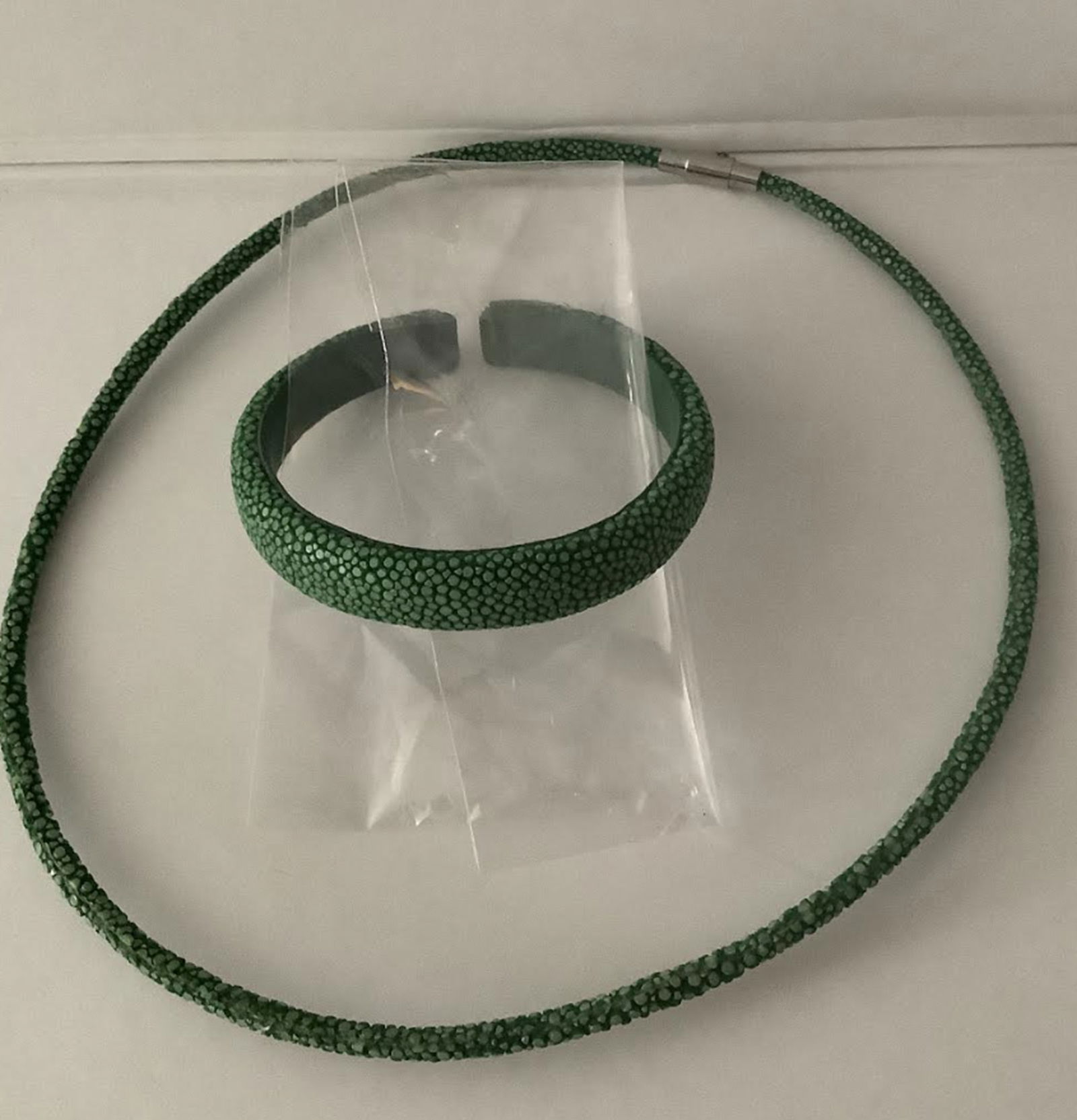 Stringray Cuff and matching stringray choker necklace Green color (1 of 5)