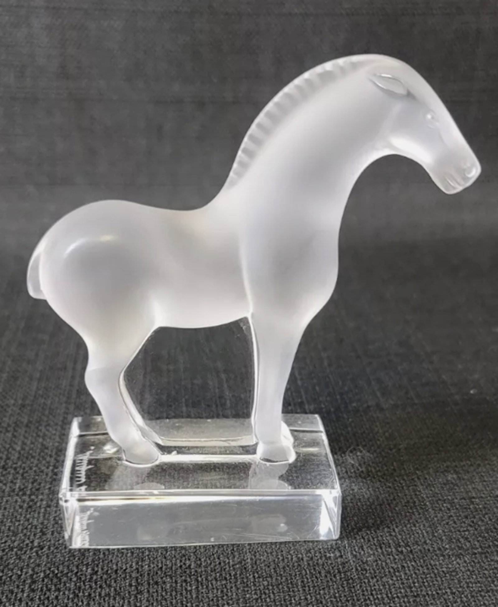 Lalique Signed Crystal Tang Horse Made in France: Lalique Signed Crystal Horse Made in France Measures approx 4 iinches