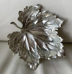 Gianmaria Buccellati 925 Sterling Silver Trinket Tray Bowl Leaf Dish Made in Italy: Gianmaria Buccellati 925 Sterling Silver Trinket Tray Bowl Leaf Dish Made in Italy. Measures approx 4 3/8 inches. Great condition