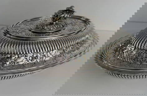 Tiffany & Co Sterling Silver Repousse Covered Vegetable Dish: Tiffany & Co Sterling Silver Repousse Covered Vegetable Dish. Excellent condition...rare findMeasures approx 11x7"Over 44 troy ozPeriod monogram as picture