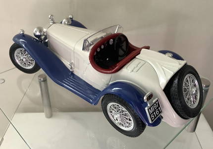B Burago Alfa Romeo 2300 spider 1932 vehicle 9.5 inches long