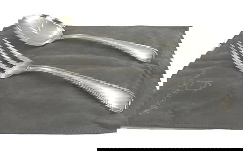 Buccellati Sterling Silver Old Italian 2-Piece Salad Set in Original Pouch: Buccellati Sterling Silver Old Italian 2-Piece Salad Set in Original Pouch. Gianmaria Buccellati, sterling silver 2-piece salad set in Old Italian pattern, consisting of a fork and a spoon, both measu