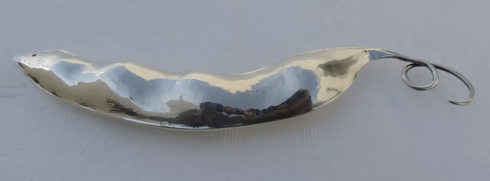 Federico Buccellati Rare Sterling SilverSigned 925 Green Beans: Federico Buccellati Rare Sterling SilverSigned 925 Green Beans. Measures approx 6 5/8 Inches Long