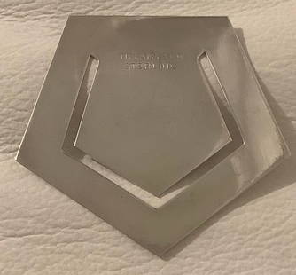 Tiffany & Co Sterling Silver Bookmark Accessory: Tiffany & Co Sterling Silver Bookmark Accessory. Measures approx 2 inches wide at its widest point and 2 inches tall at its higher point. great condition