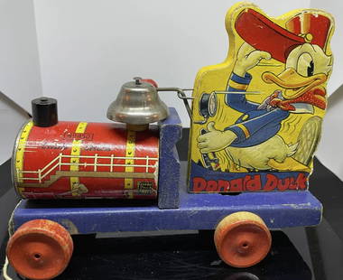 Fisher Price Donald Duck Wooden Pull Toy Pattern 450: Fisher Price Donald Duck Wooden Pull Toy Pattern 450