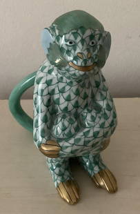 Herend Signed Green Fishnet Monkey With 24kt Gold Accents Figurine Made in Hungary: Herend Signed Green Fishnet Monkey With 24kt Gold Accents Figurine Made in Hungary. Measures approx Measures 2¾" high No chips or cracks