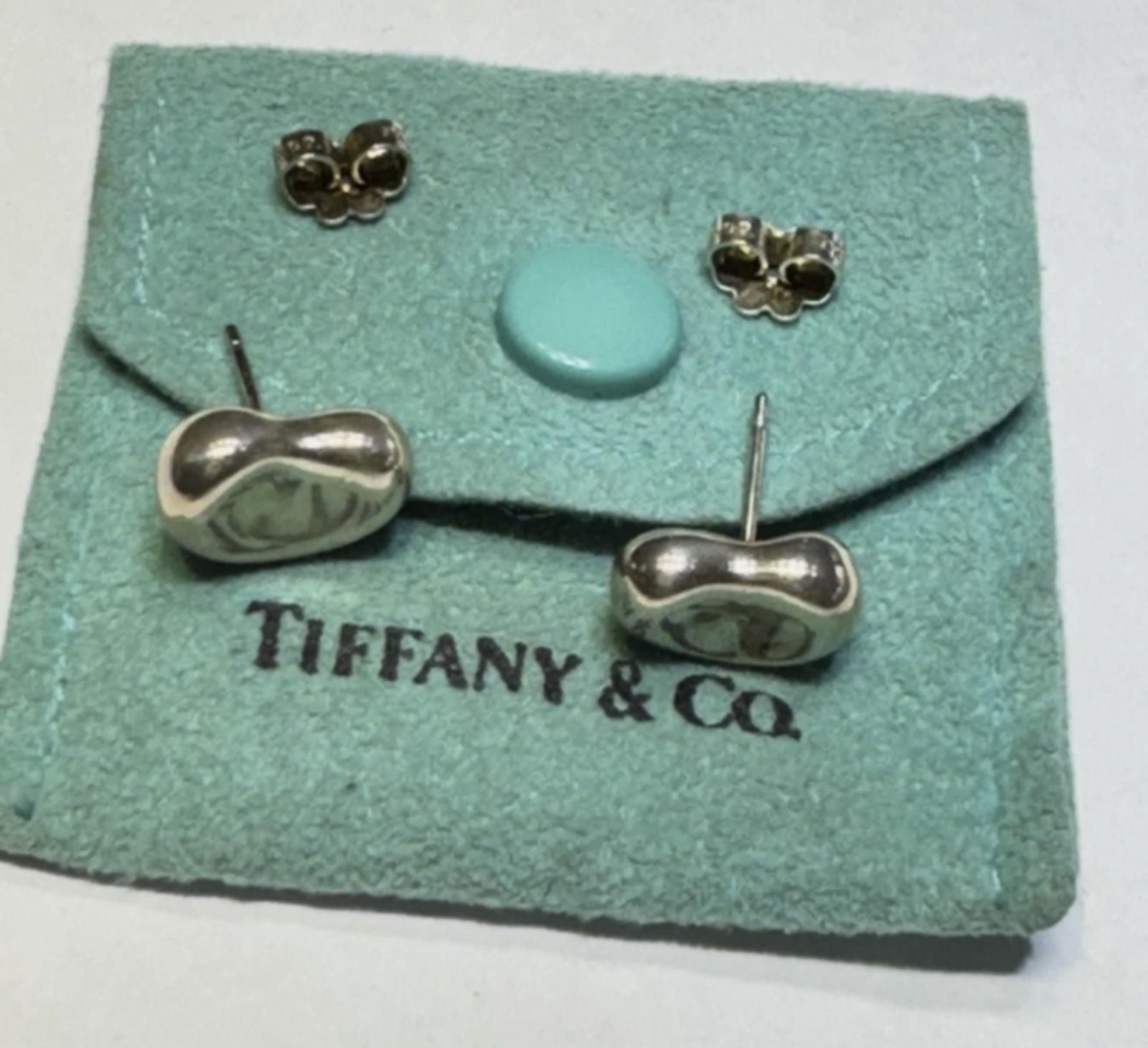 Tiffany & Co Sterling Silver Elsa Peretti Bean Earrings With Pouch: Tiffany & Co Sterling Silver Elsa Peretti Bean Earrings With Pouch Earring size is 11.3 mm great condition