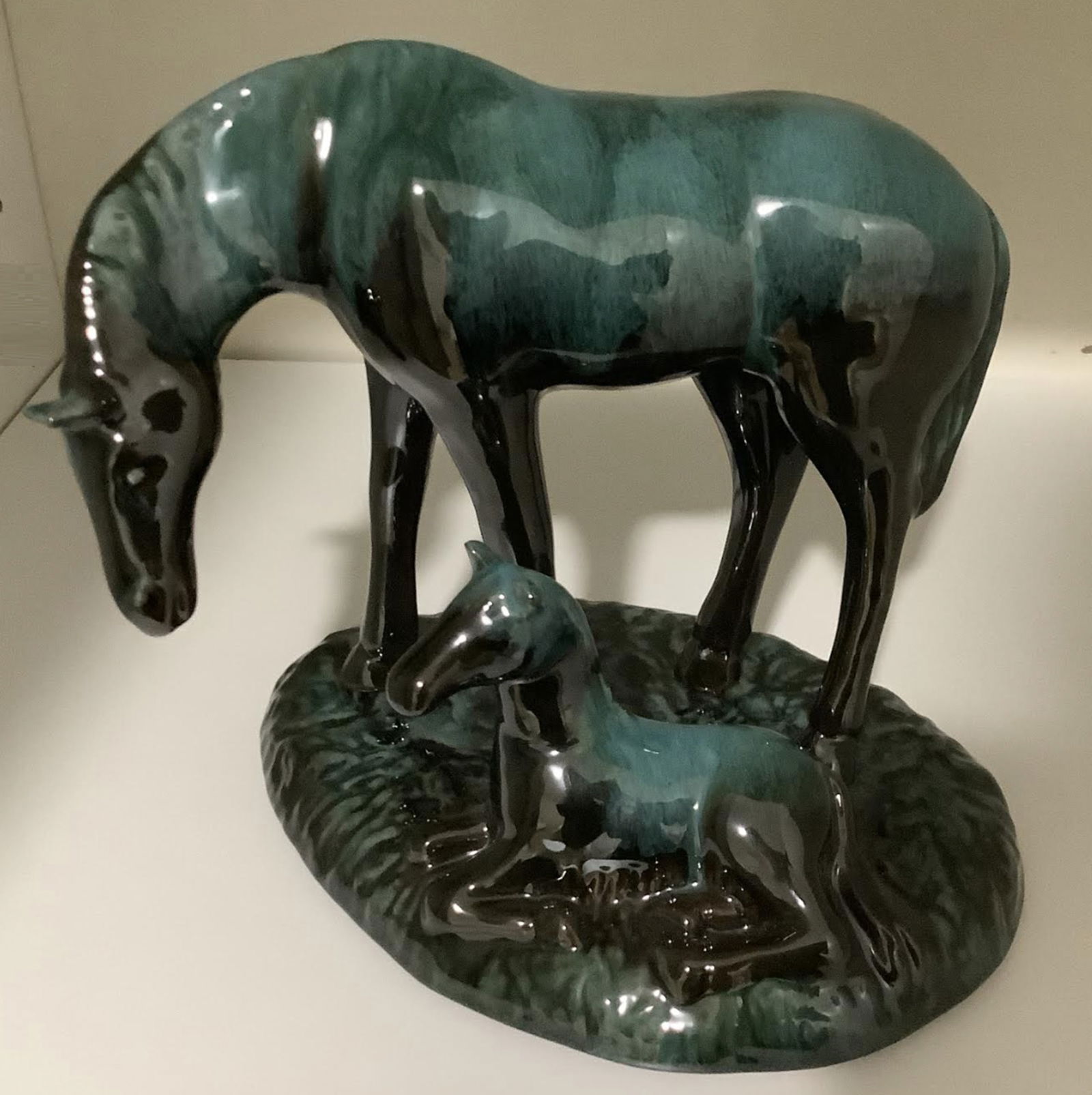 Blue Mountain Pottery Signed Horse Figurine Statuette (1 of 8)