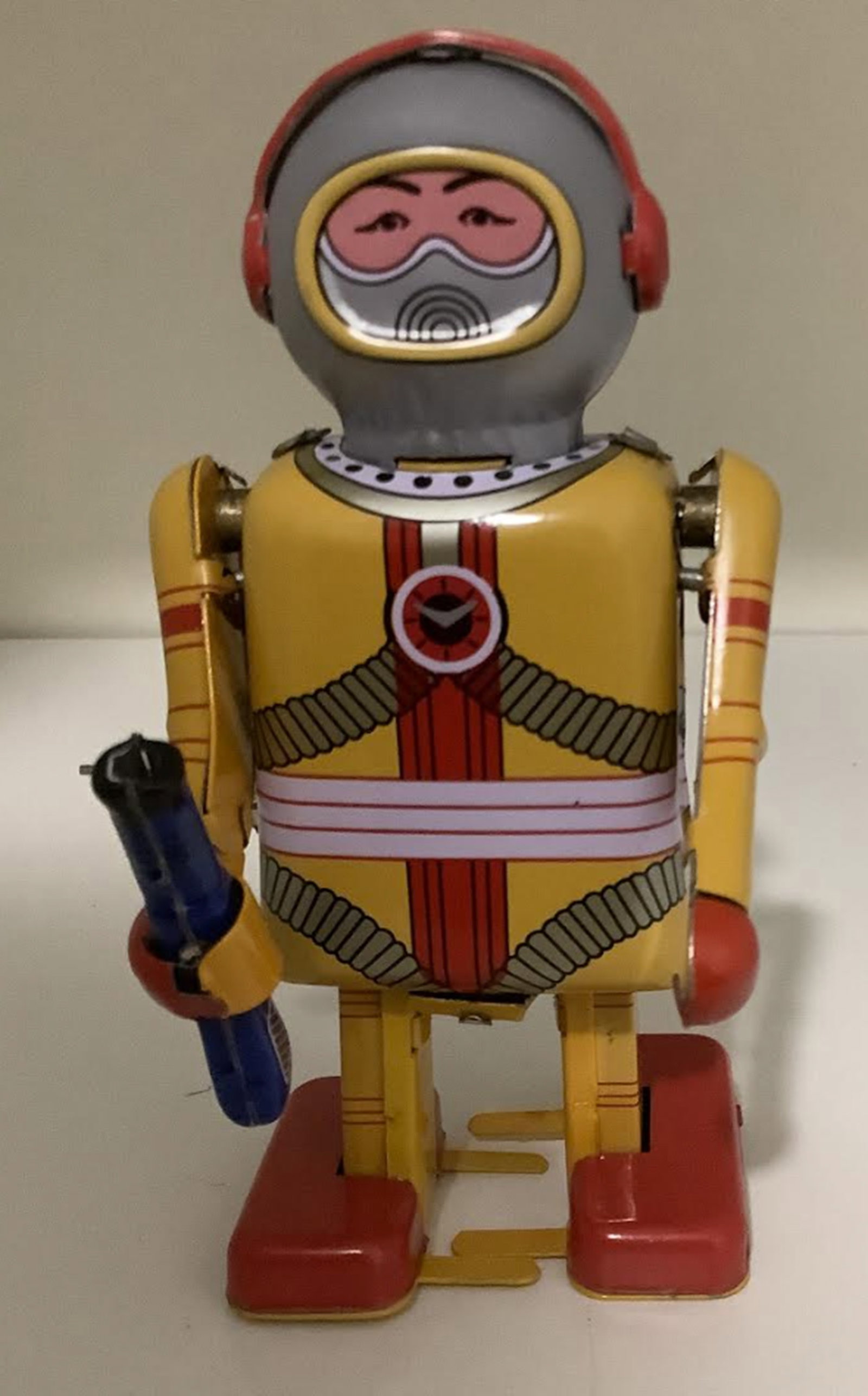 Tinplate Metal Diver Wind Up New With Key: Tinplate Metal Diver Wind Up New With Key Measure approx 4.5 inches tall